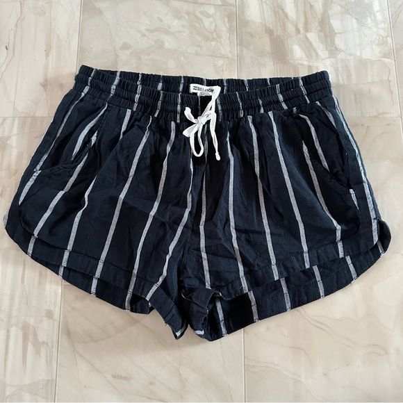 Billabong shorts - Picture 1 of 3